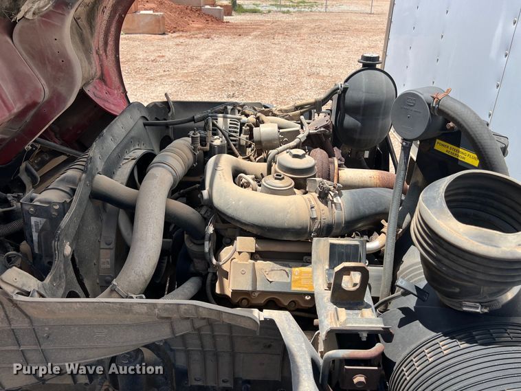 image for item DS3095 2006 International CF600 box truck