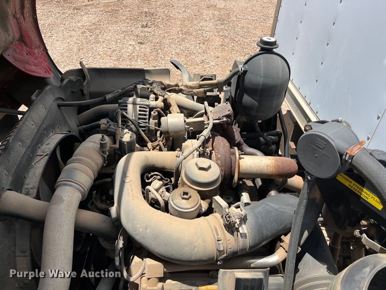 image for item DS3095 2006 International CF600 box truck