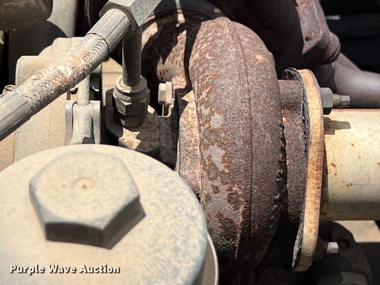 image for item DS3095 2006 International CF600 box truck