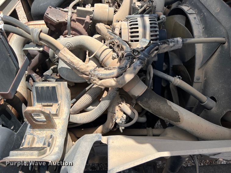 image for item DS3095 2006 International CF600 box truck