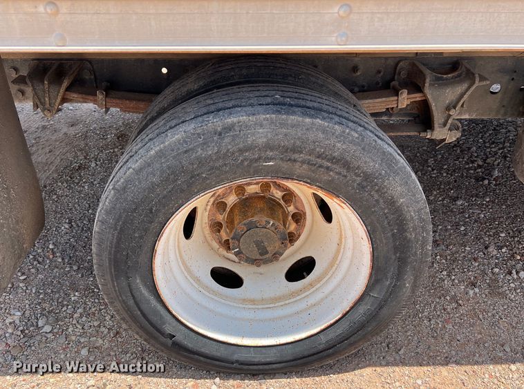 image for item DS3095 2006 International CF600 box truck