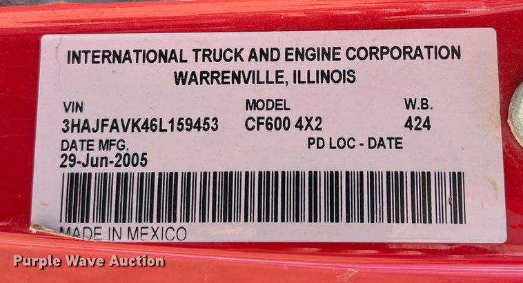 image for item DS3095 2006 International CF600 box truck