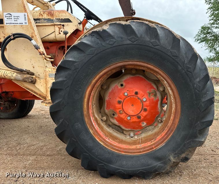 image for item DS6761 Case tractor