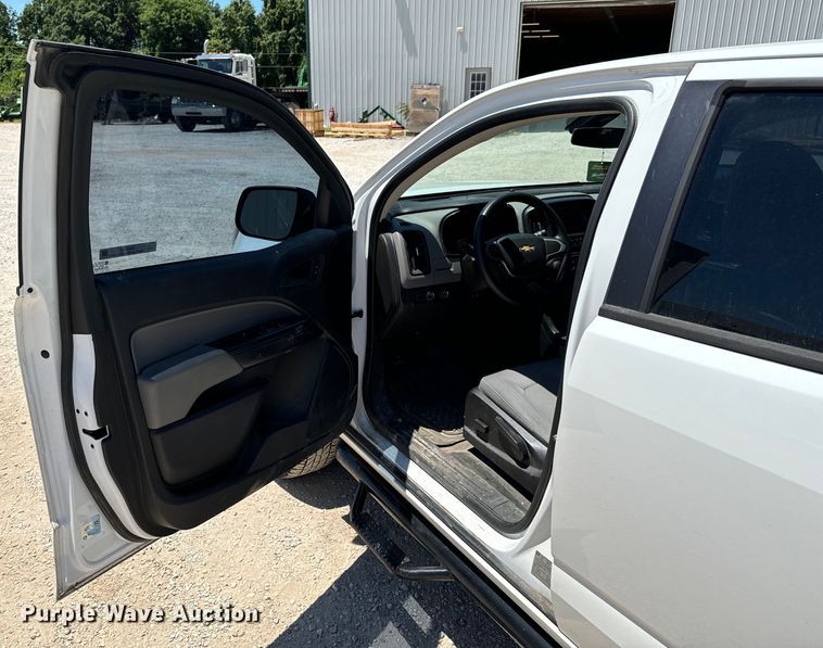 image for item DX0747 2016 Chevrolet Colorado Crew Cab pickup truck