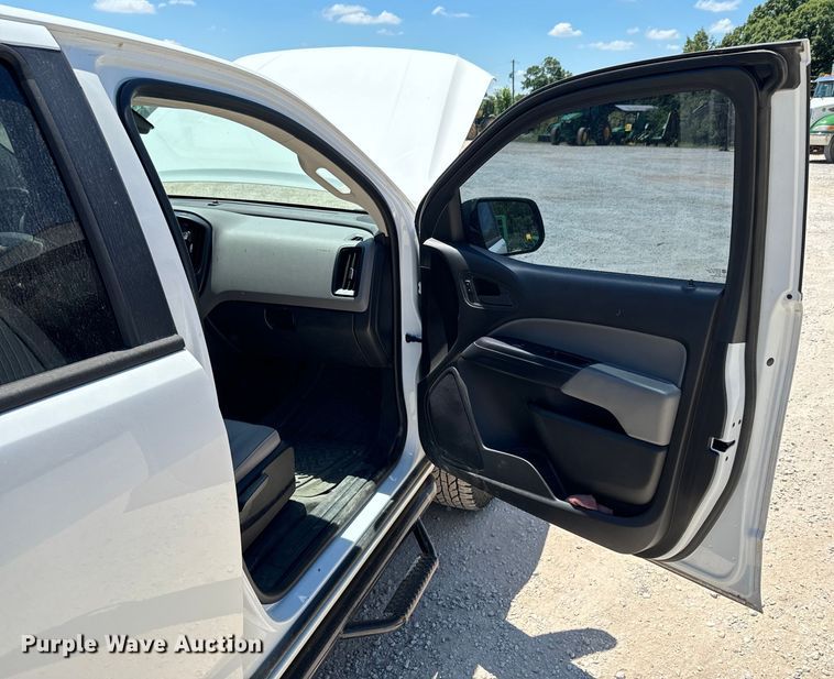 image for item DX0747 2016 Chevrolet Colorado Crew Cab pickup truck