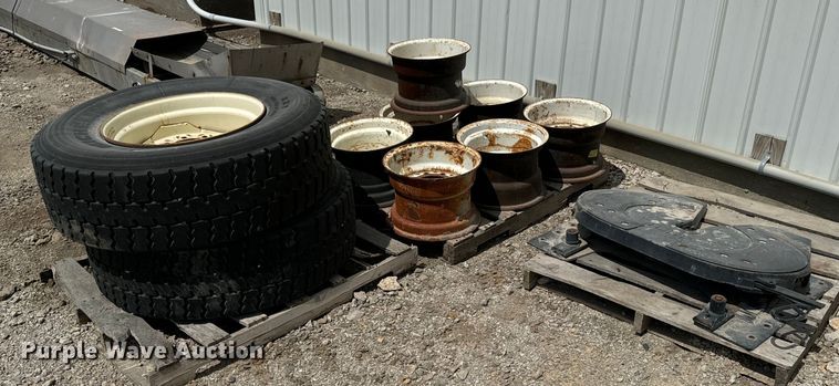 image for item DX0765 Truck parts