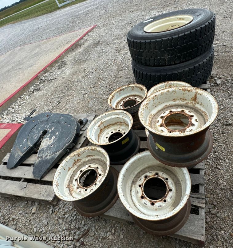 image for item DX0765 Truck parts