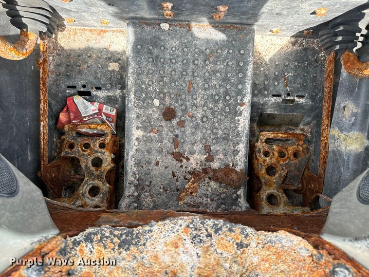 image for item DX0775 2016 Bobcat S650 skid steer loader