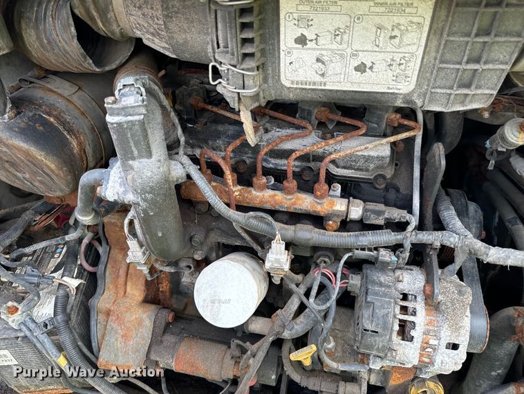 image for item DX0775 2016 Bobcat S650 skid steer loader