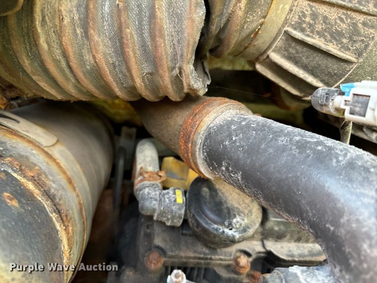 image for item DX0775 2016 Bobcat S650 skid steer loader