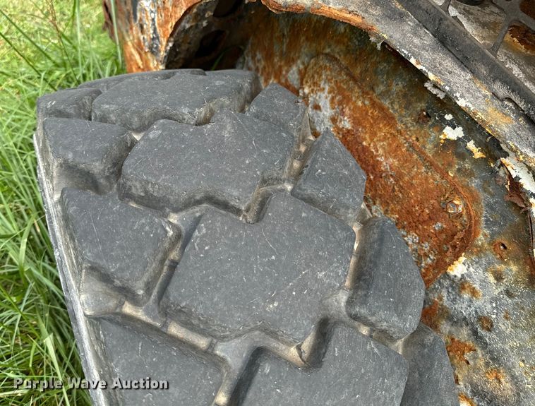 image for item DX0775 2016 Bobcat S650 skid steer loader