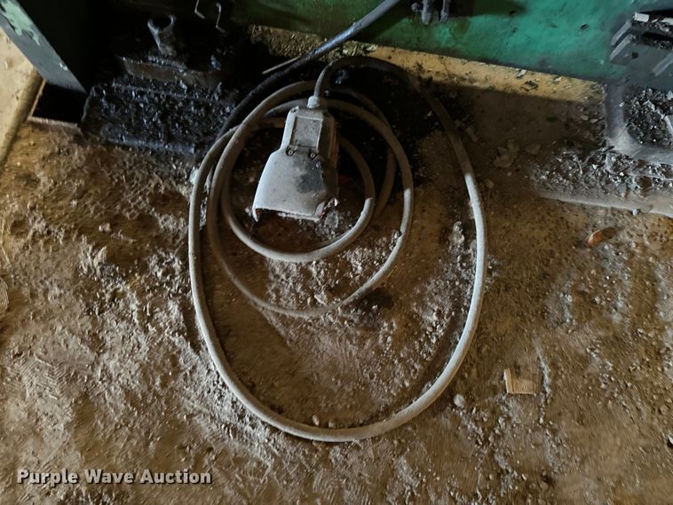 image for item DX0781 Verson  B-710 press brake