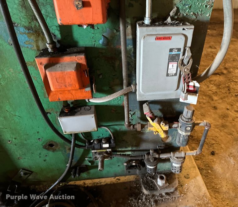 image for item DX0781 Verson  B-710 press brake