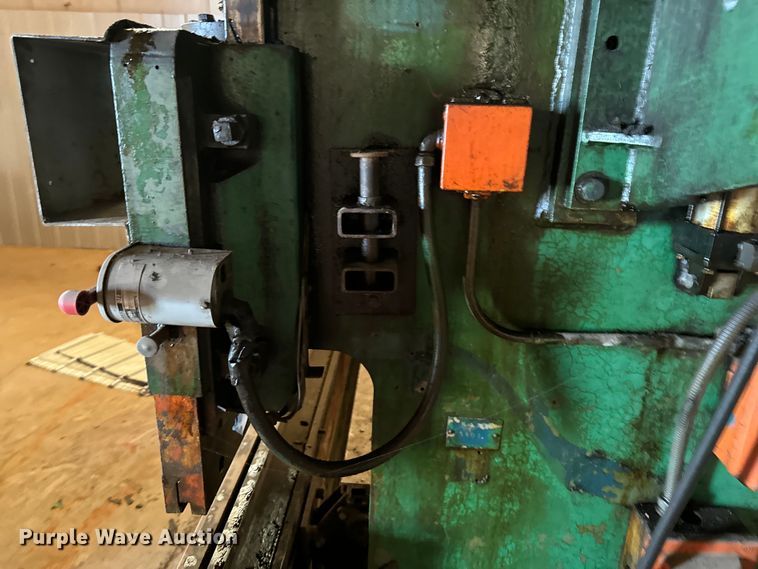 image for item DX0781 Verson  B-710 press brake