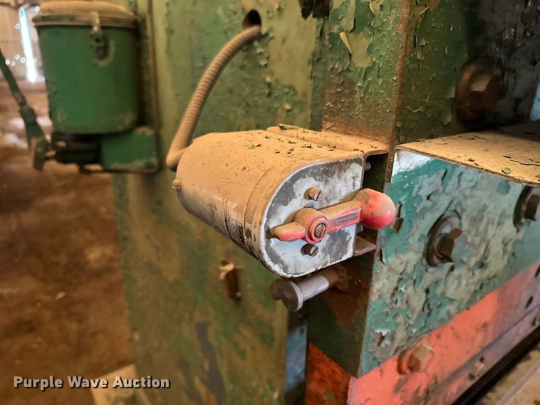 image for item DX0781 Verson  B-710 press brake