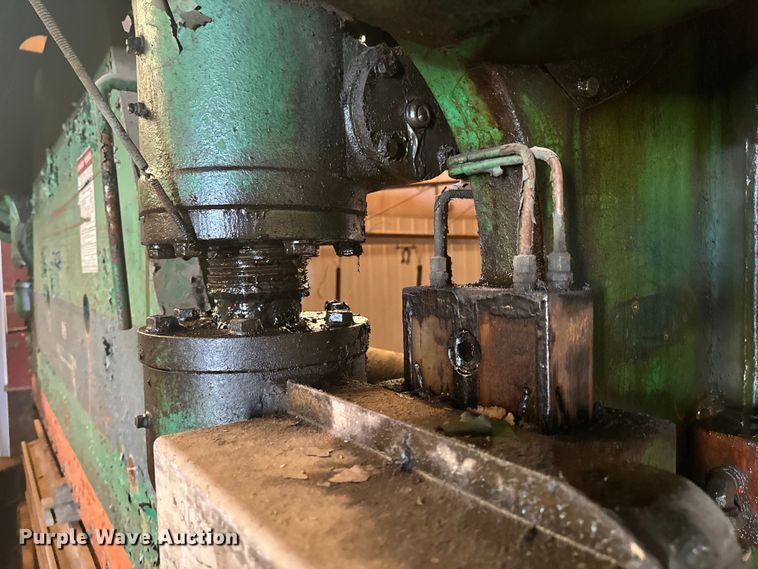 image for item DX0781 Verson  B-710 press brake