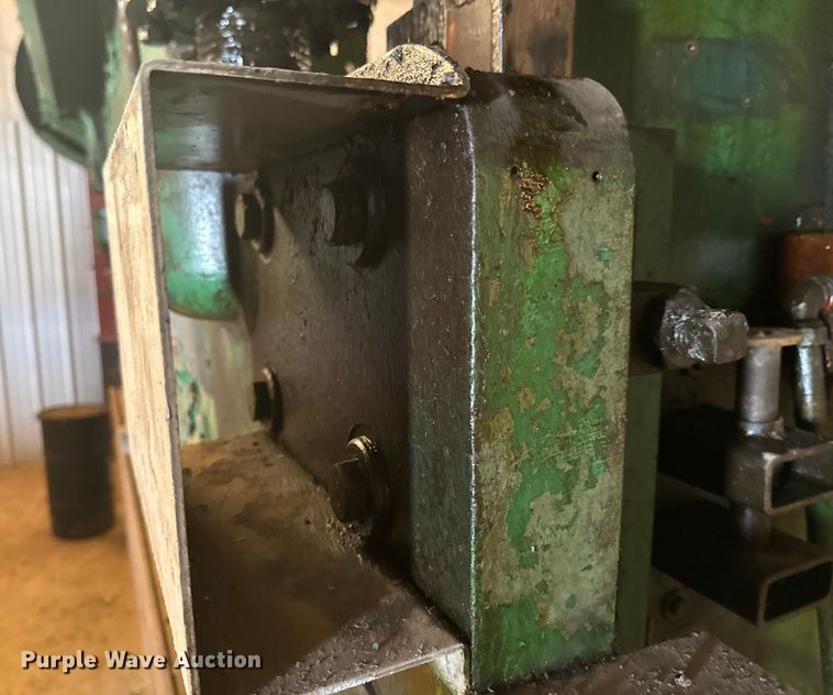 image for item DX0781 Verson  B-710 press brake