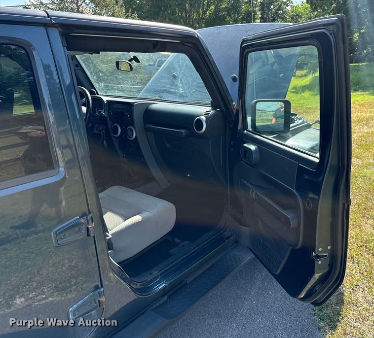 image for item DX0793 2008 Jeep Wrangler Unlimited Sahara SUV