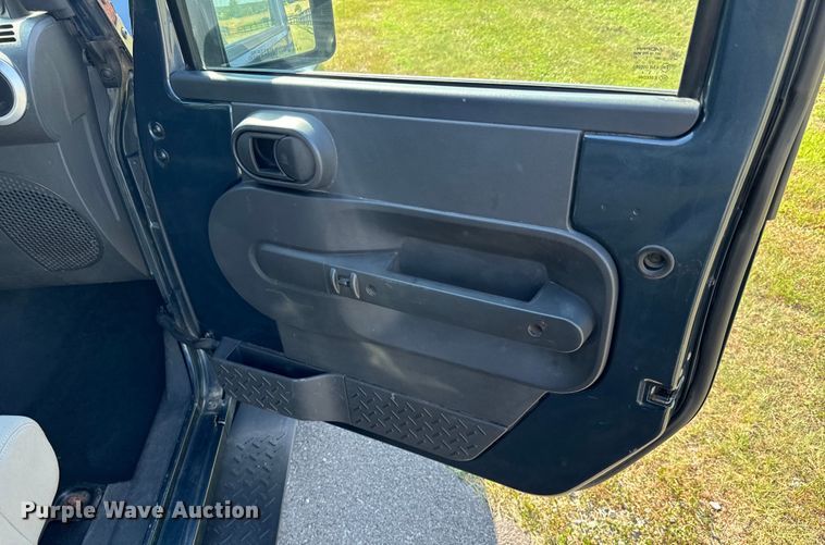 image for item DX0793 2008 Jeep Wrangler Unlimited Sahara SUV