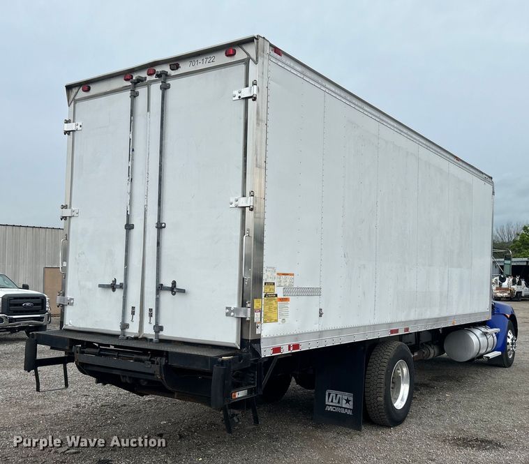 image for item EG0678 2010 Kenworth T370 box truck