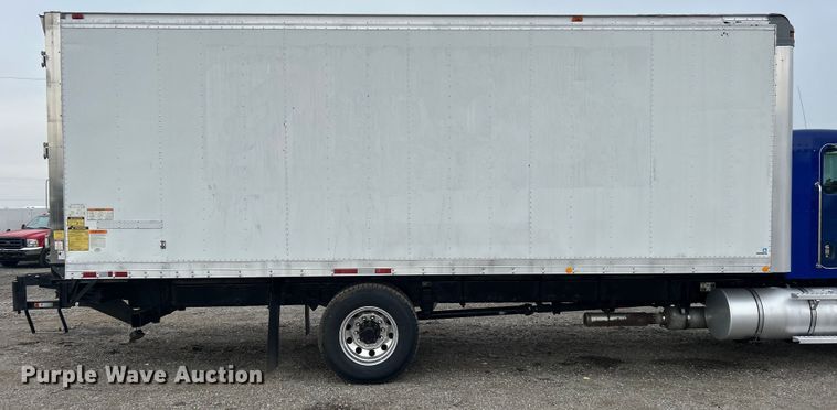 image for item EG0678 2010 Kenworth T370 box truck