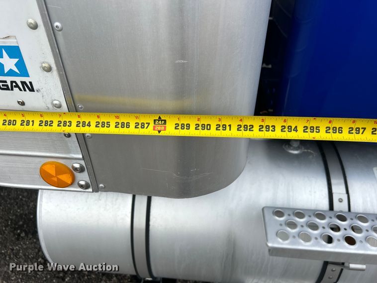 image for item EG0678 2010 Kenworth T370 box truck