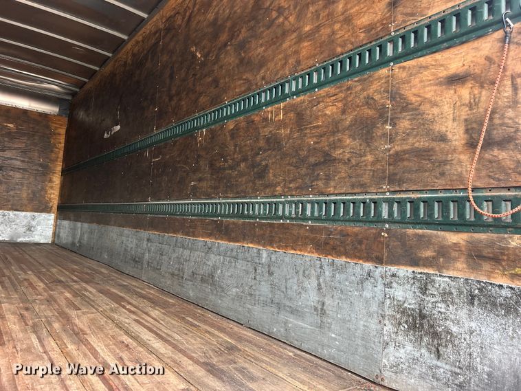 image for item EG0678 2010 Kenworth T370 box truck