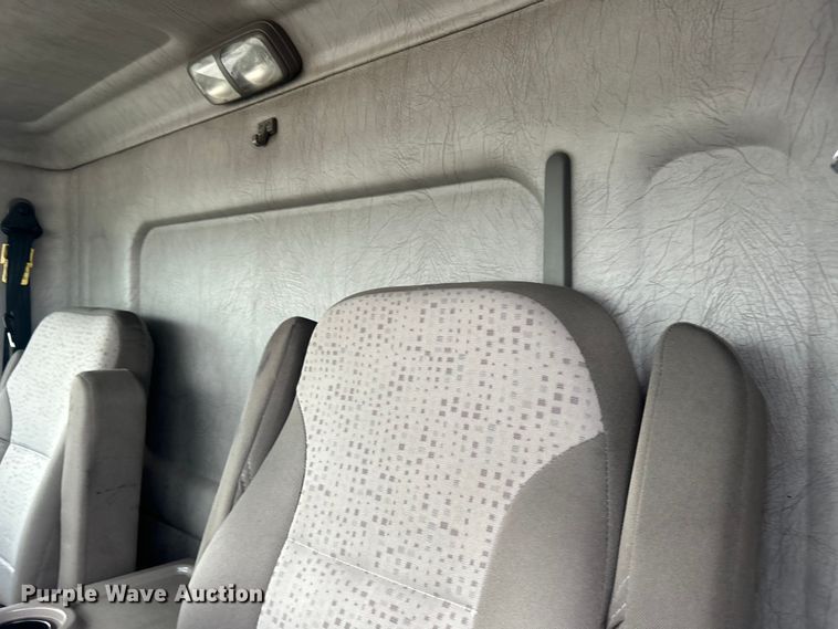 image for item EG0678 2010 Kenworth T370 box truck