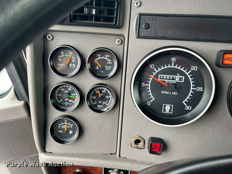 image for item EG0678 2010 Kenworth T370 box truck