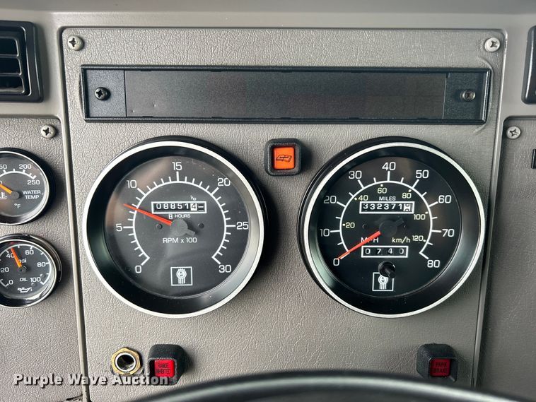 image for item EG0678 2010 Kenworth T370 box truck