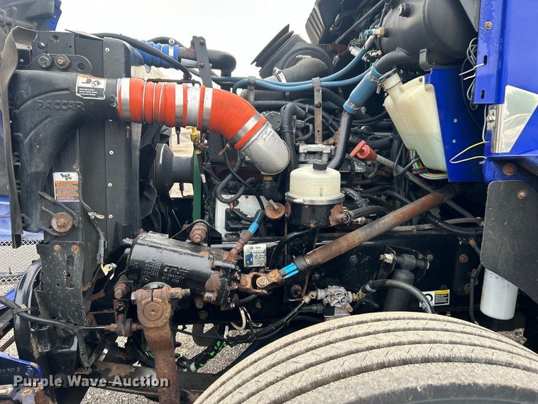 image for item EG0678 2010 Kenworth T370 box truck