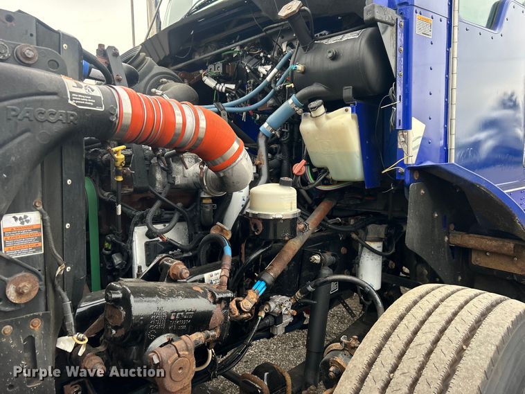 image for item EG0678 2010 Kenworth T370 box truck