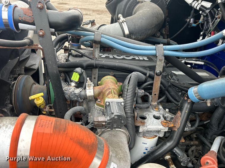 image for item EG0678 2010 Kenworth T370 box truck