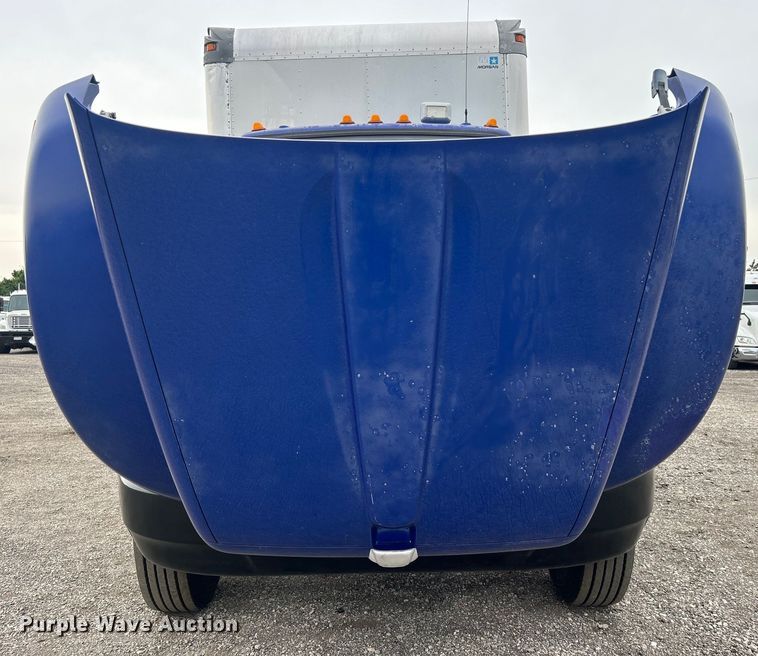 image for item EG0678 2010 Kenworth T370 box truck