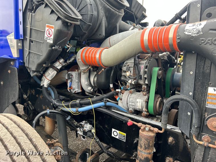 image for item EG0678 2010 Kenworth T370 box truck