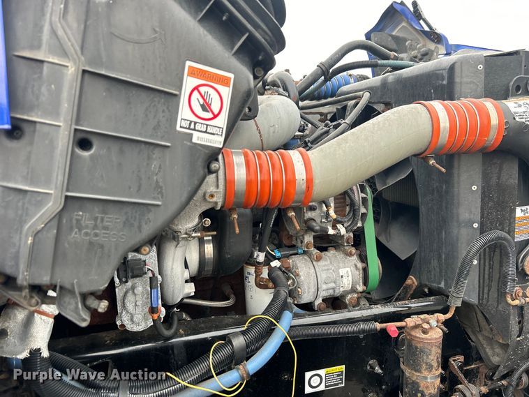 image for item EG0678 2010 Kenworth T370 box truck