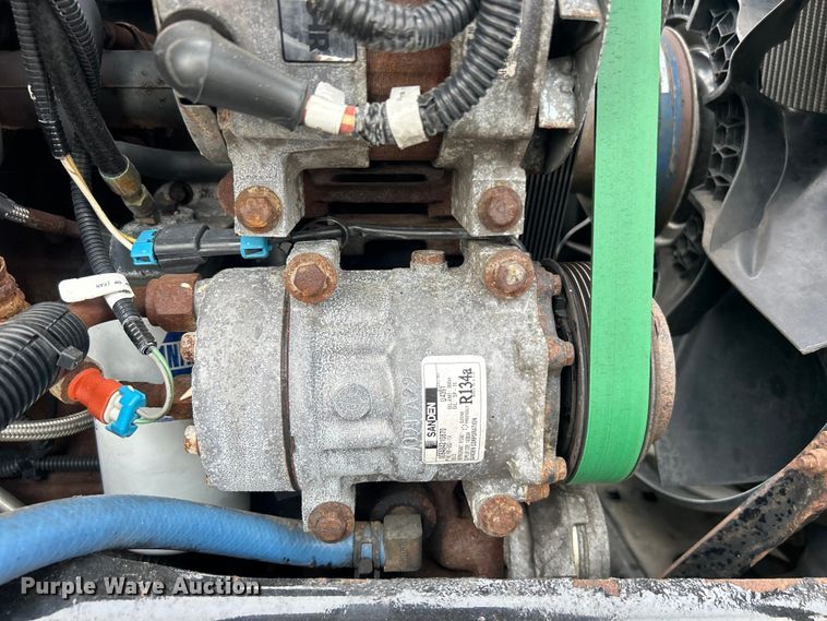 image for item EG0678 2010 Kenworth T370 box truck