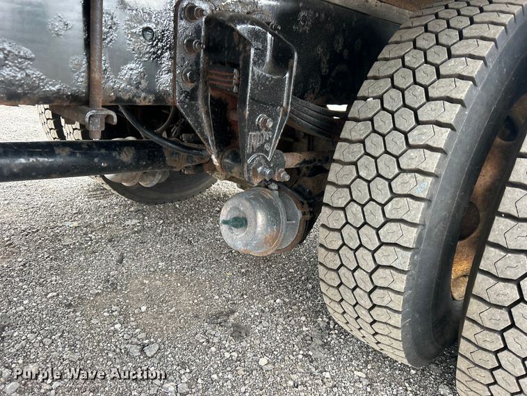 image for item EG0678 2010 Kenworth T370 box truck