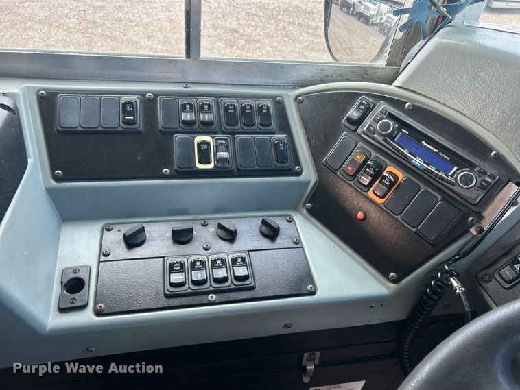 image for item EG0712 2009 Blue Bird Vision school bus