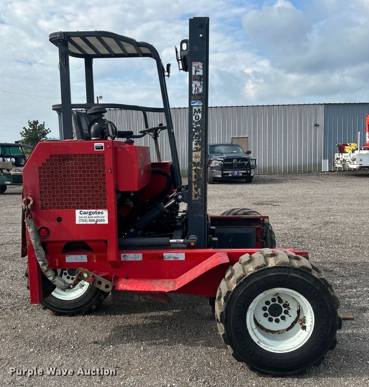 image for item EG0714 2002 Moffett  M5000 forklift