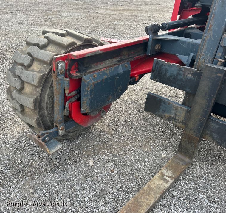 image for item EG0714 2002 Moffett  M5000 forklift