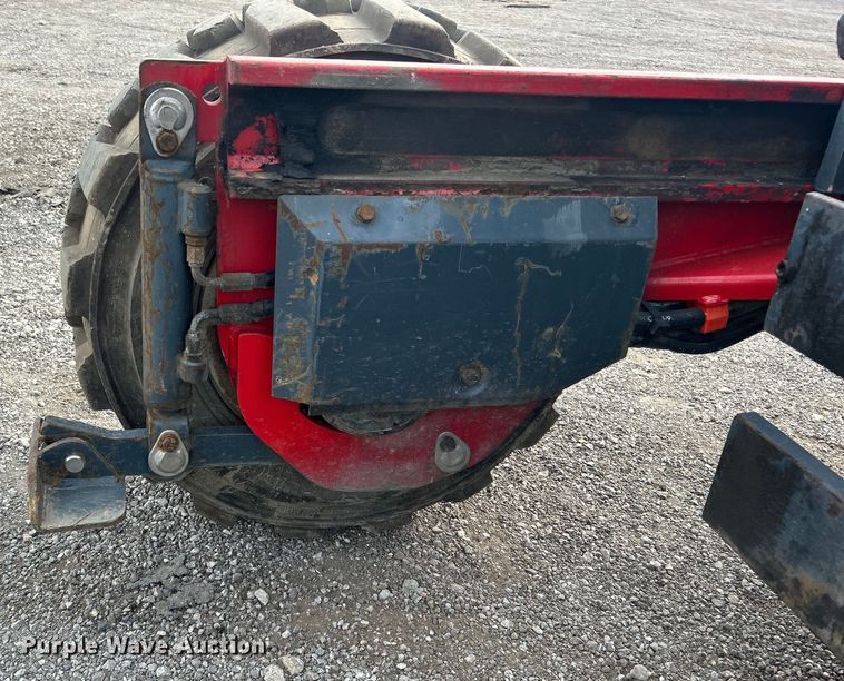 image for item EG0714 2002 Moffett  M5000 forklift