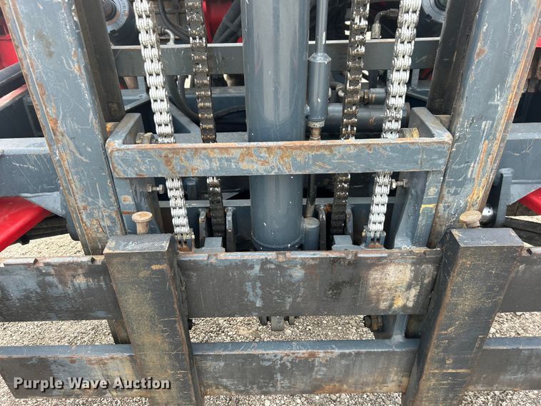 image for item EG0714 2002 Moffett  M5000 forklift