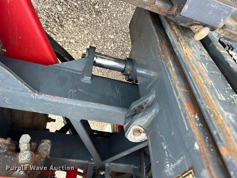 image for item EG0714 2002 Moffett  M5000 forklift