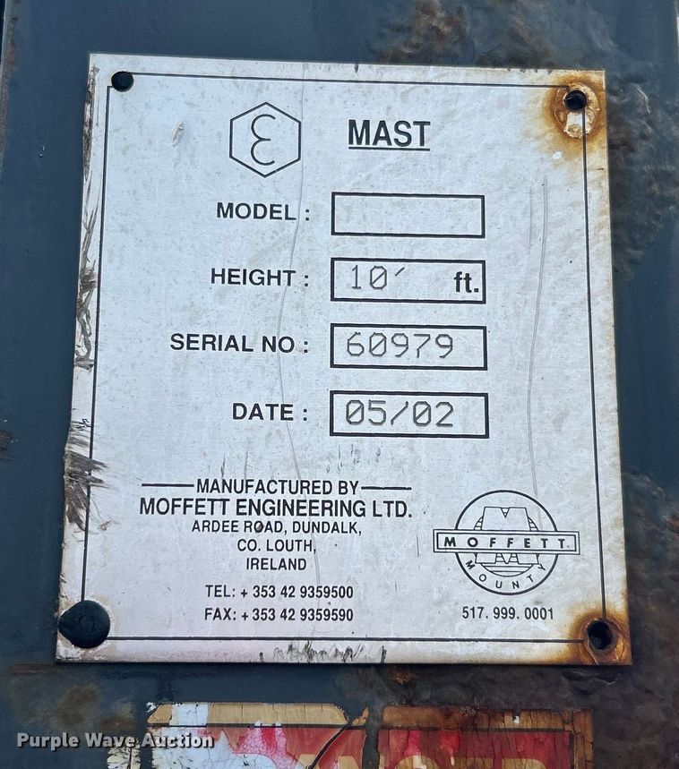 image for item EG0714 2002 Moffett  M5000 forklift