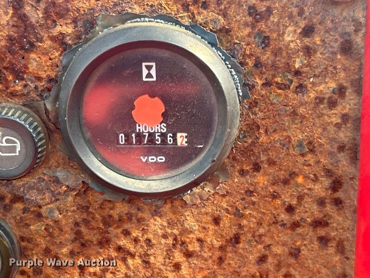 image for item EG0714 2002 Moffett  M5000 forklift