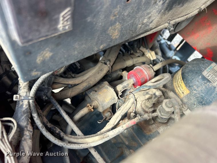 image for item EG0714 2002 Moffett  M5000 forklift