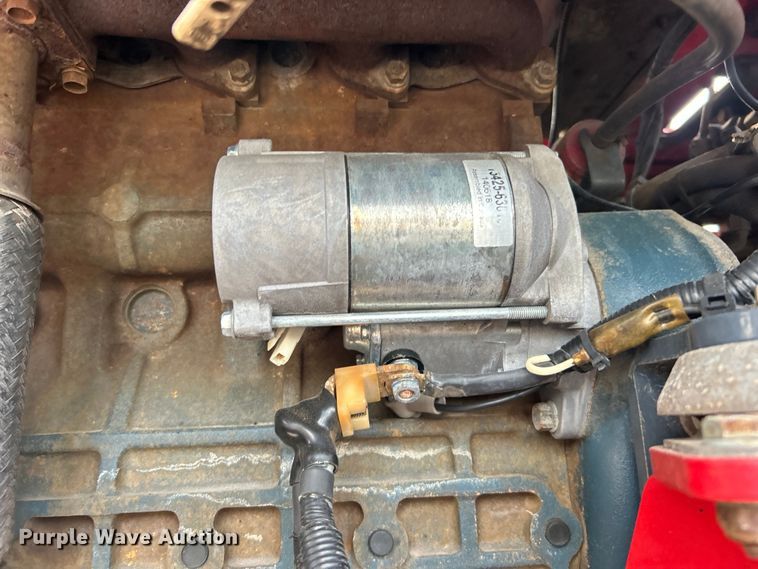 image for item EG0714 2002 Moffett  M5000 forklift