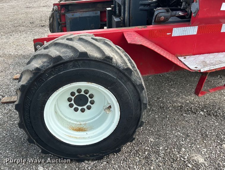 image for item EG0714 2002 Moffett  M5000 forklift