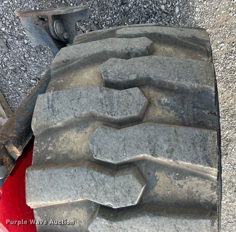 image for item EG0714 2002 Moffett  M5000 forklift